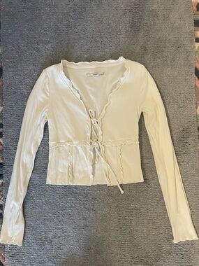 Women's Cream Ruffled Tie-Front Long Sleeve Top